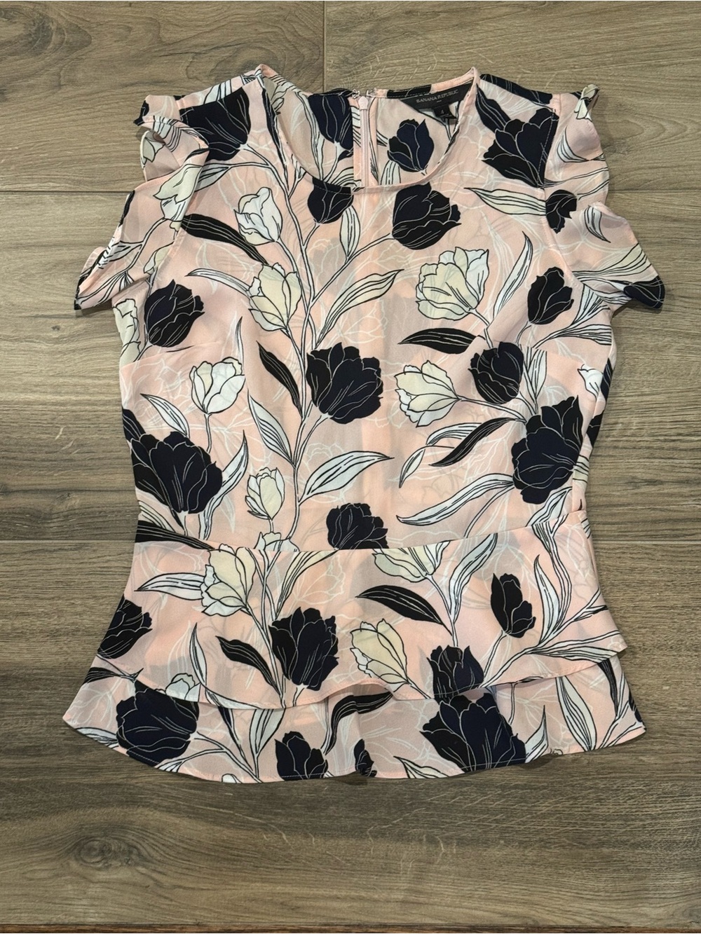 Banana Republic - Pink Floral Ruffle Sleeve Blouse